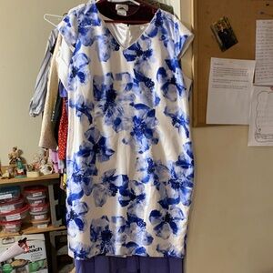 Blue Floral V-Neck Midi Dress - Classic Summer Style Size 22